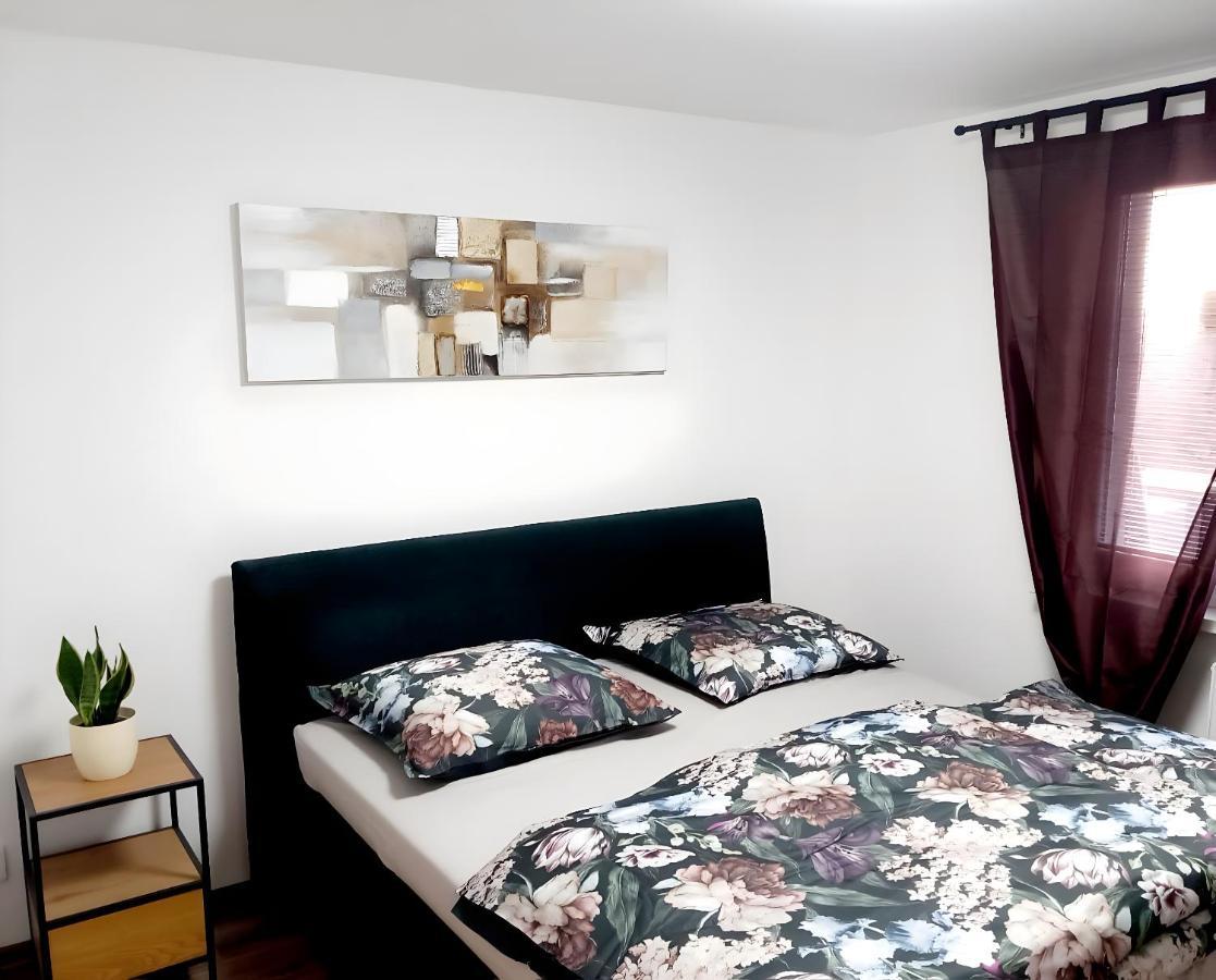 Stylovy Apartman V Samorine Eksteriør billede